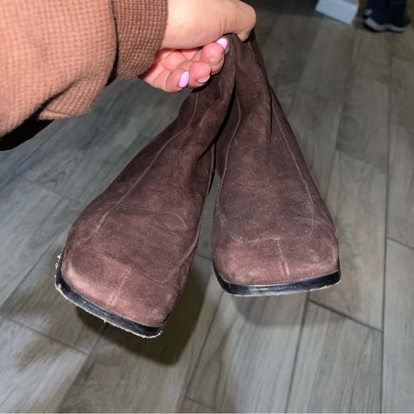 Neil J Rodgers | LAURA FITTED KNEE BOOT IN BROWN SUEDE SIZE: 11 - Picture 5 of 5